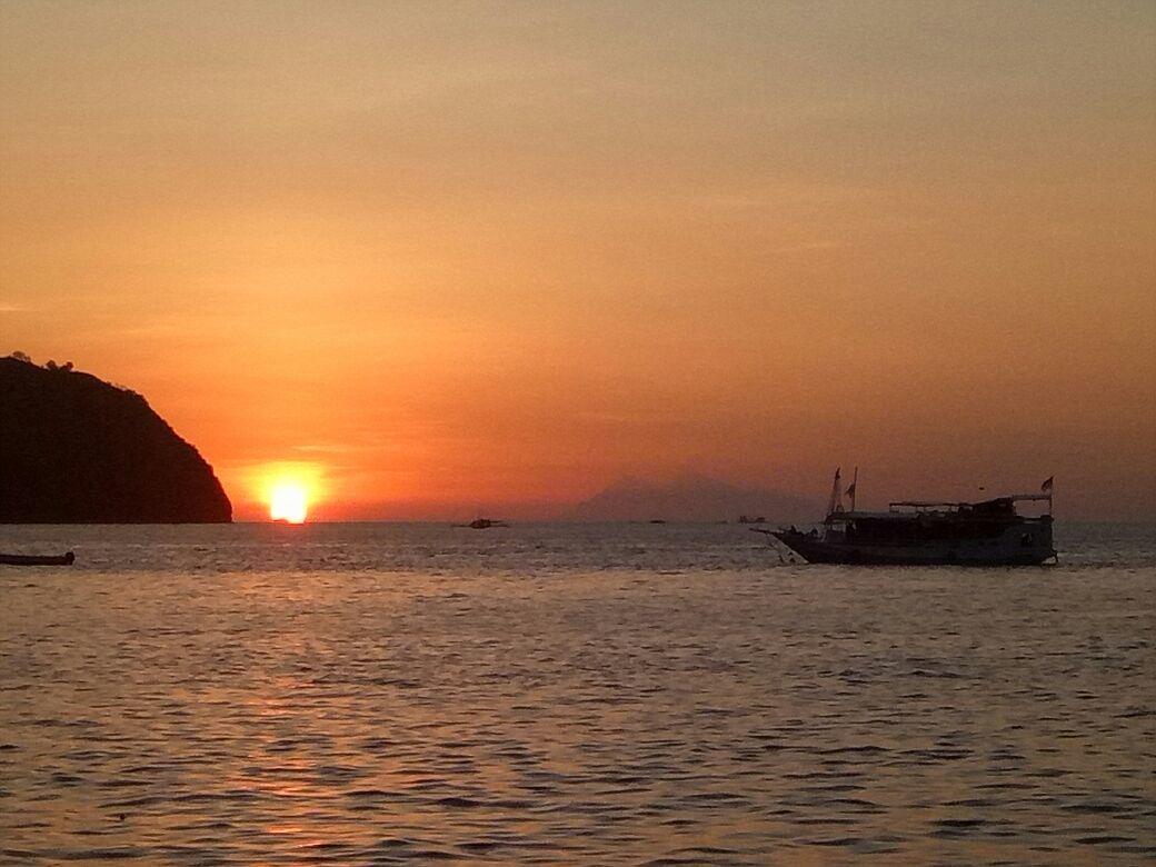 Bajo Sunset Hostel Labuan Bajo Esterno foto