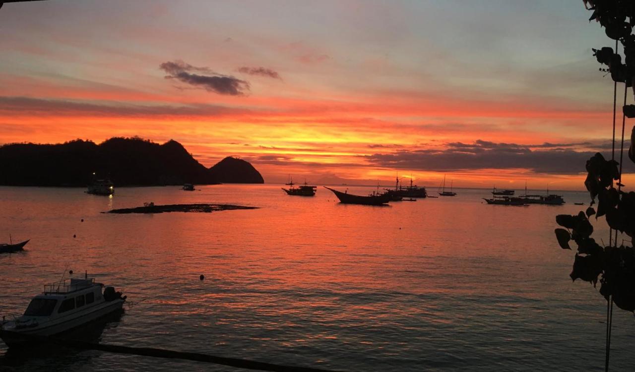 Bajo Sunset Hostel Labuan Bajo Esterno foto