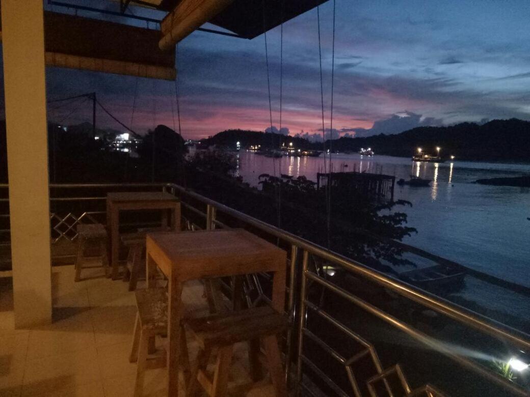 Bajo Sunset Hostel Labuan Bajo Esterno foto
